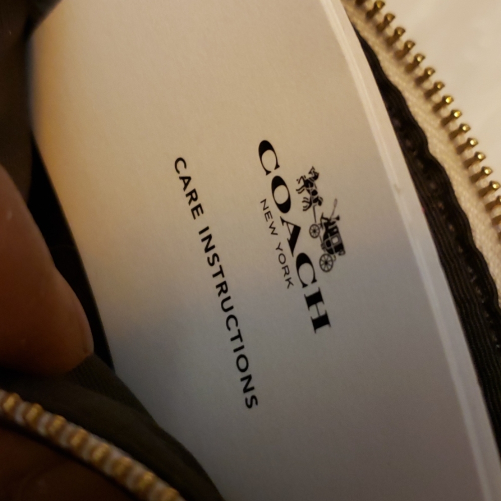 COACH NEW YORK Half-White Wristlet - Picture 6 of 7